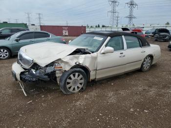  Salvage Lincoln Towncar