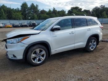  Salvage Toyota Highlander