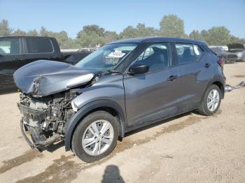  Salvage Nissan Kicks