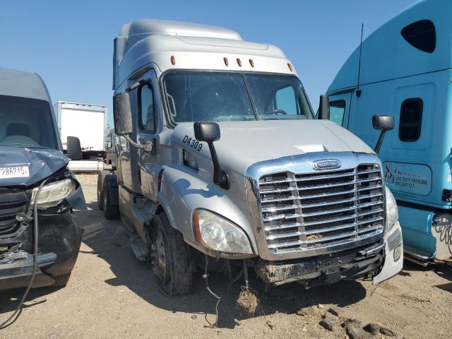  Salvage Freightliner Cascadia 1