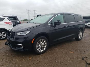  Salvage Chrysler Pacifica
