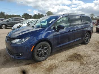  Salvage Chrysler Pacifica