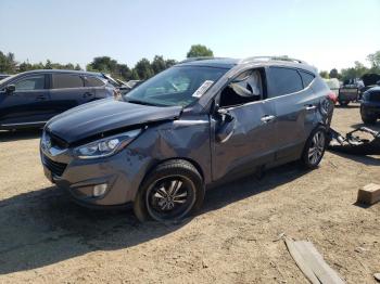  Salvage Hyundai TUCSON