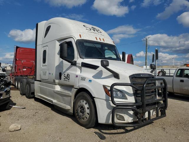  Salvage Freightliner Cascadia 1