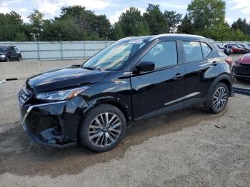  Salvage Nissan Kicks