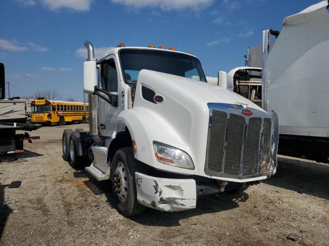  Salvage Peterbilt 579