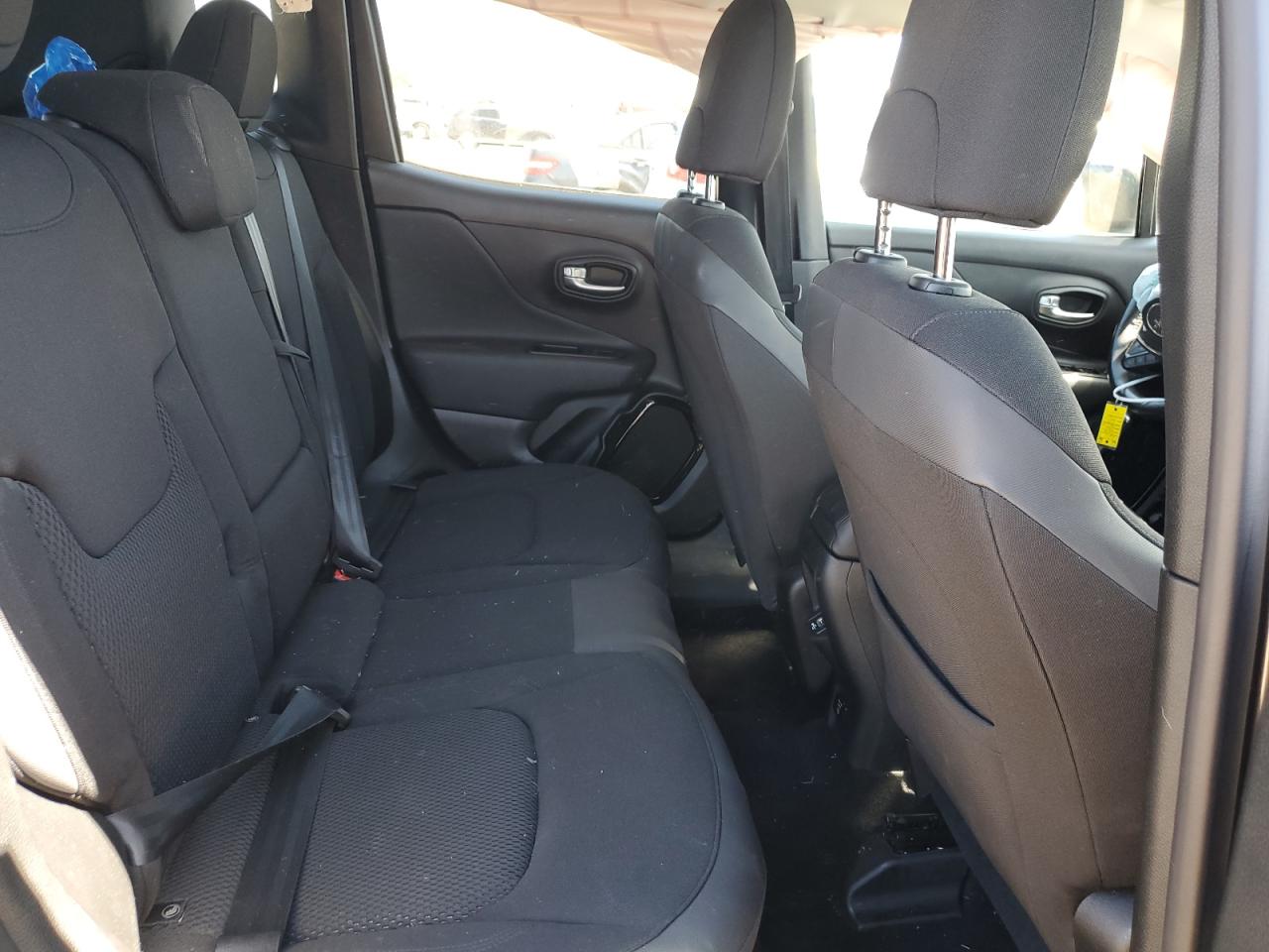 Jeep Renegade Latitude Image 10