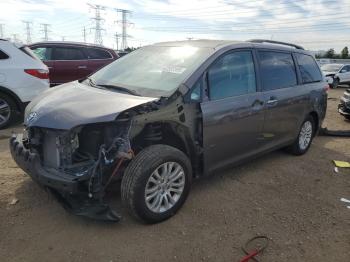  Salvage Toyota Sienna