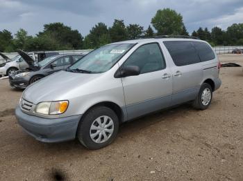  Salvage Toyota Sienna