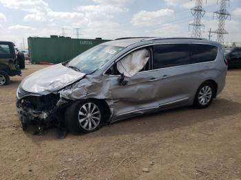 Salvage Chrysler Pacifica