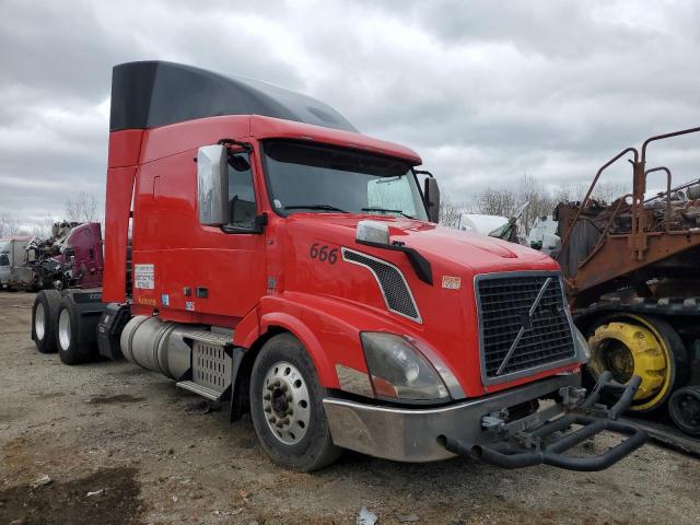  Salvage Volvo Vn