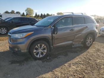  Salvage Toyota Highlander