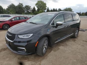 Salvage Chrysler Pacifica