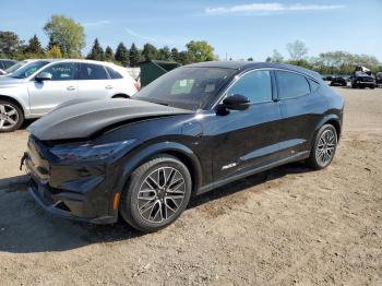  Salvage Ford Mustang