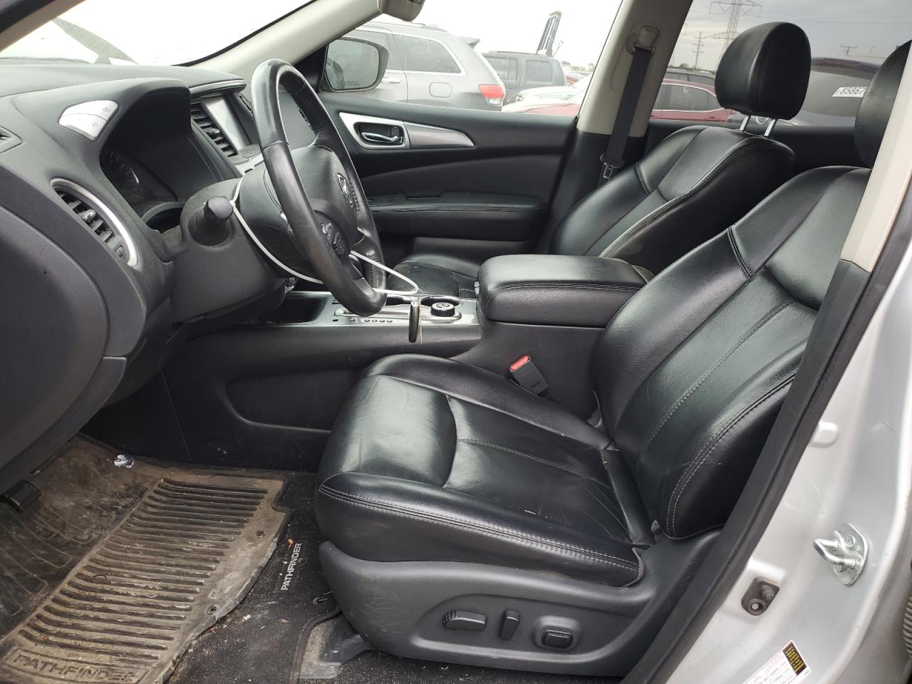 Nissan Pathfinder S Image 10