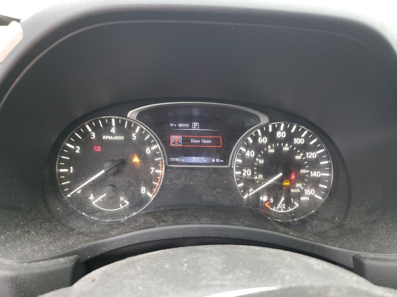 Nissan Pathfinder S Image 7