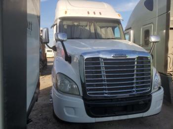  Salvage Freightliner Cascadia