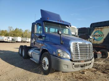  Salvage Freightliner Cascadia 1