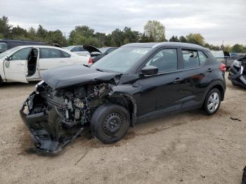  Salvage Nissan Kicks