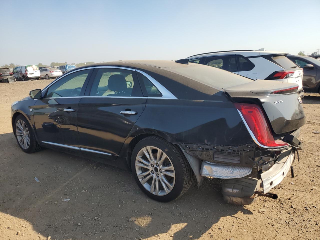 Cadillac XTS Luxury Image 2