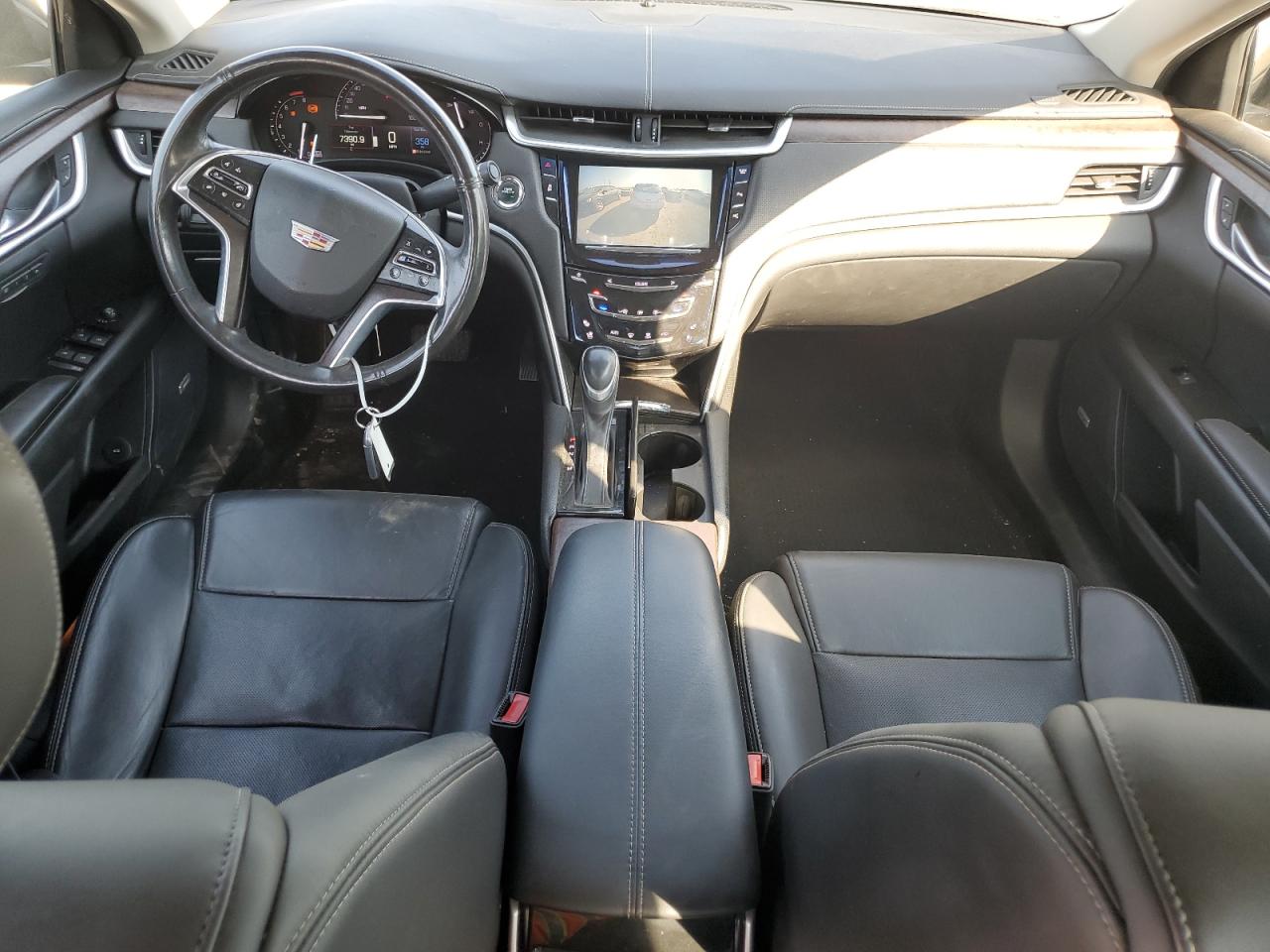 Cadillac XTS Luxury Image 3