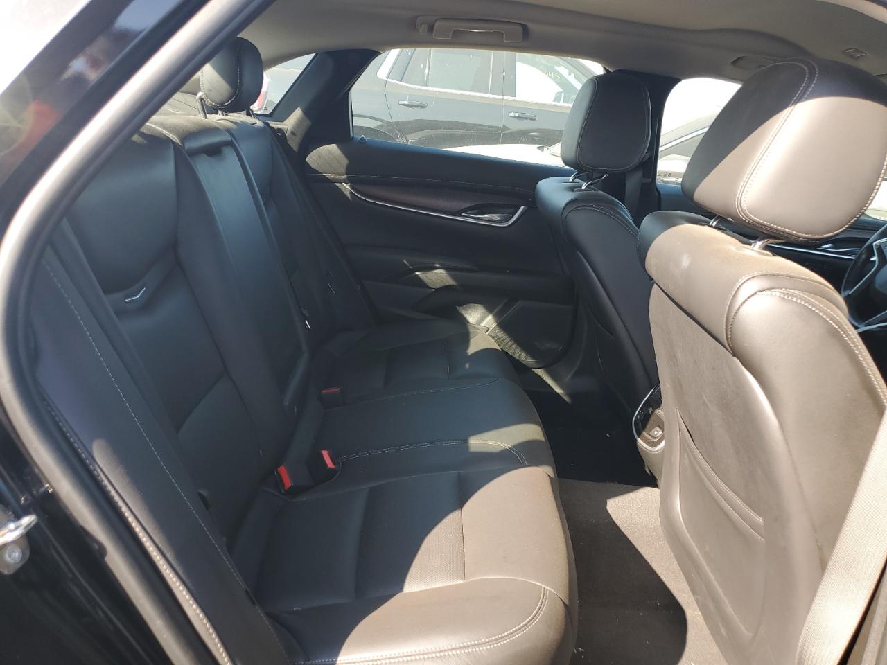 Cadillac XTS Luxury Image 12