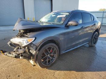  Salvage Alfa Romeo Stelvio