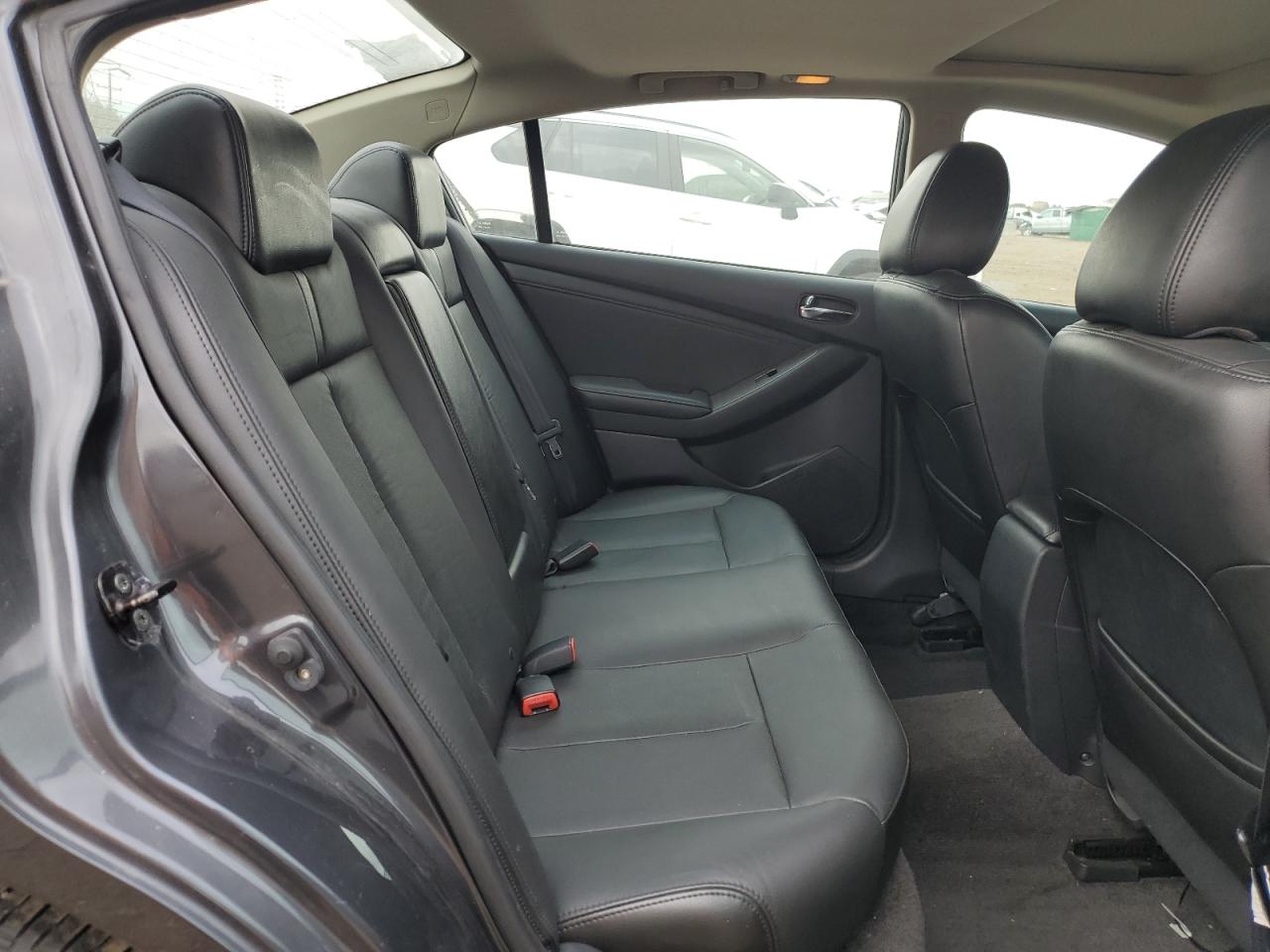 Nissan Altima 2.5 Image 6