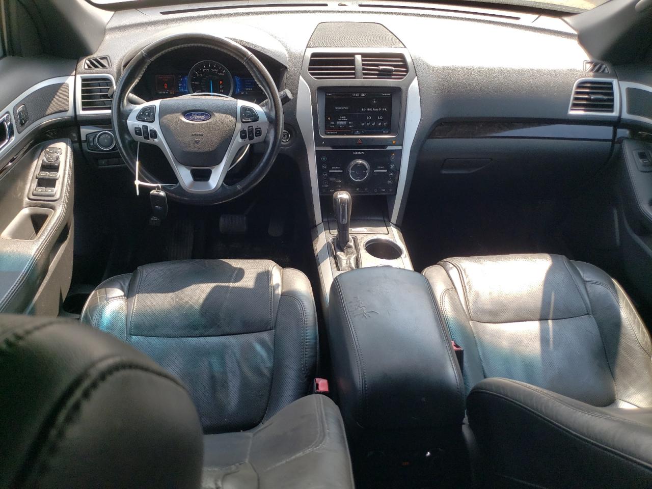 Ford Explorer Limited Image 4