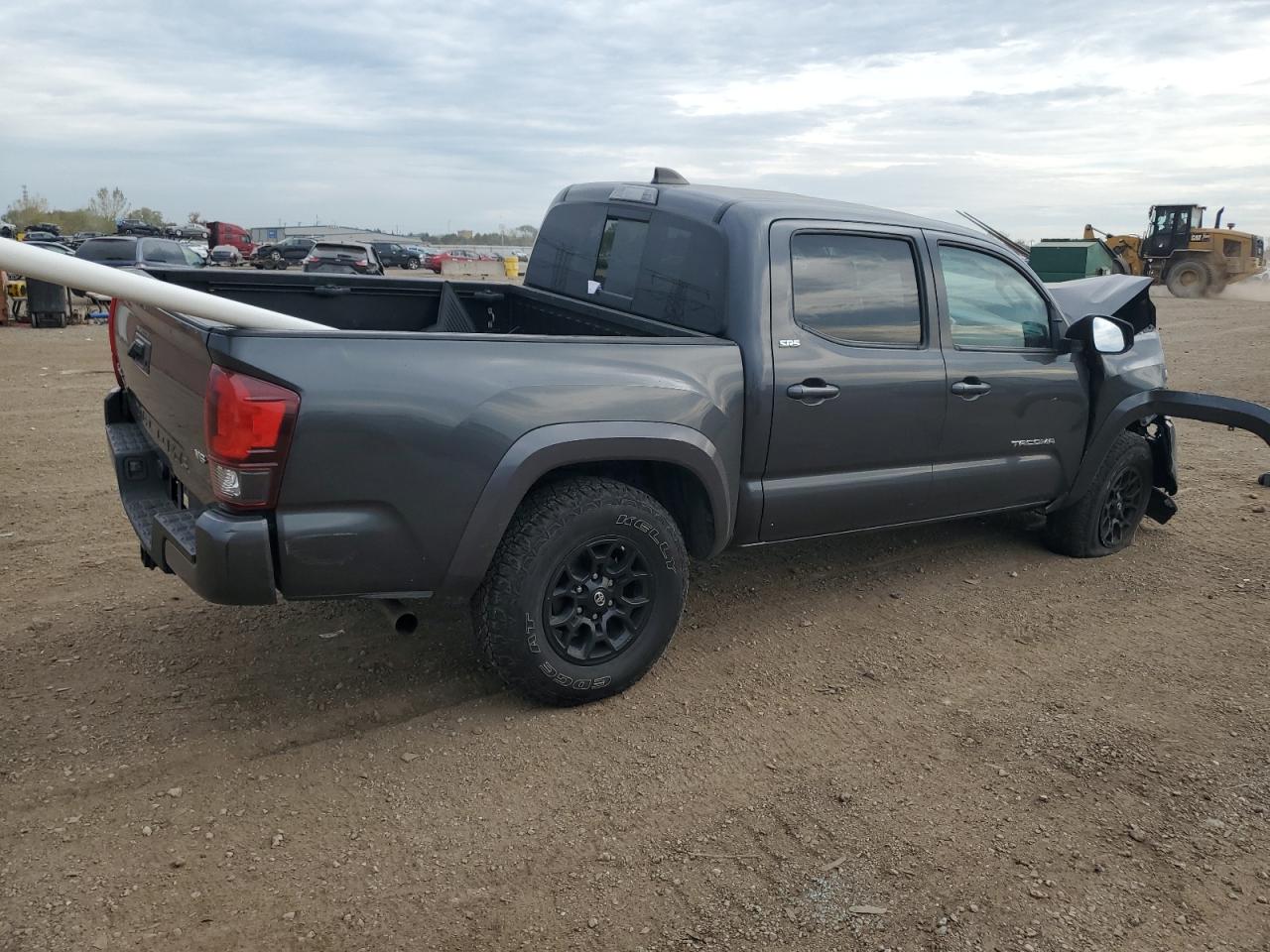 Toyota Tacoma Double Cab Image 12