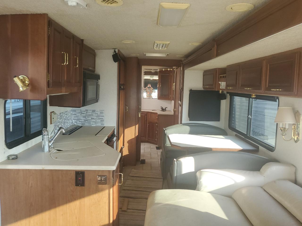 Winnebago Journey X Line Motor Home Image 8