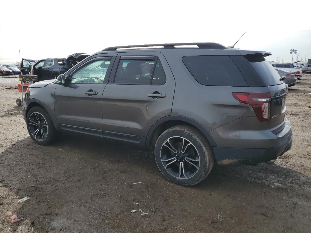 Ford Explorer Sport Image 6