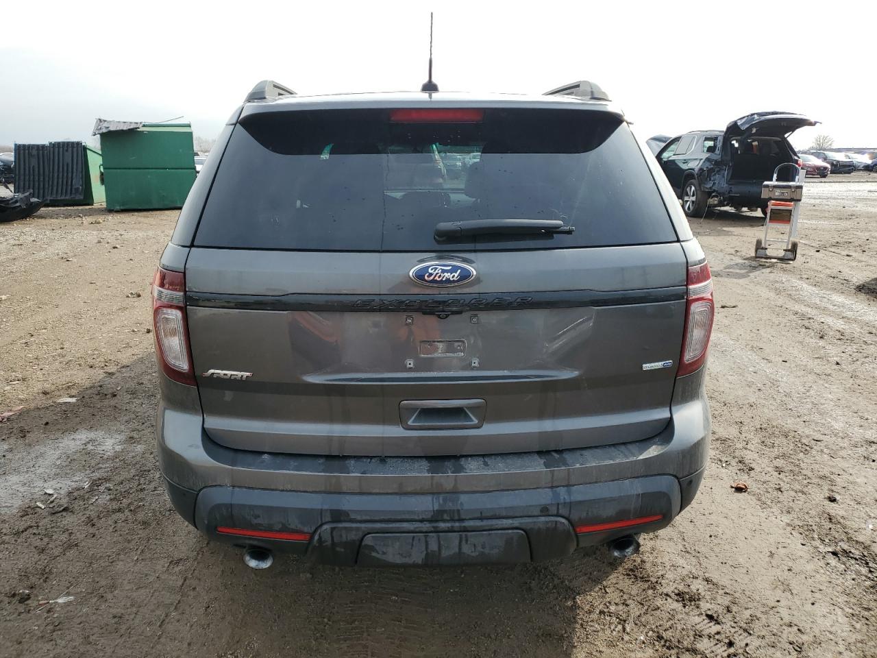 Ford Explorer Sport Image 8