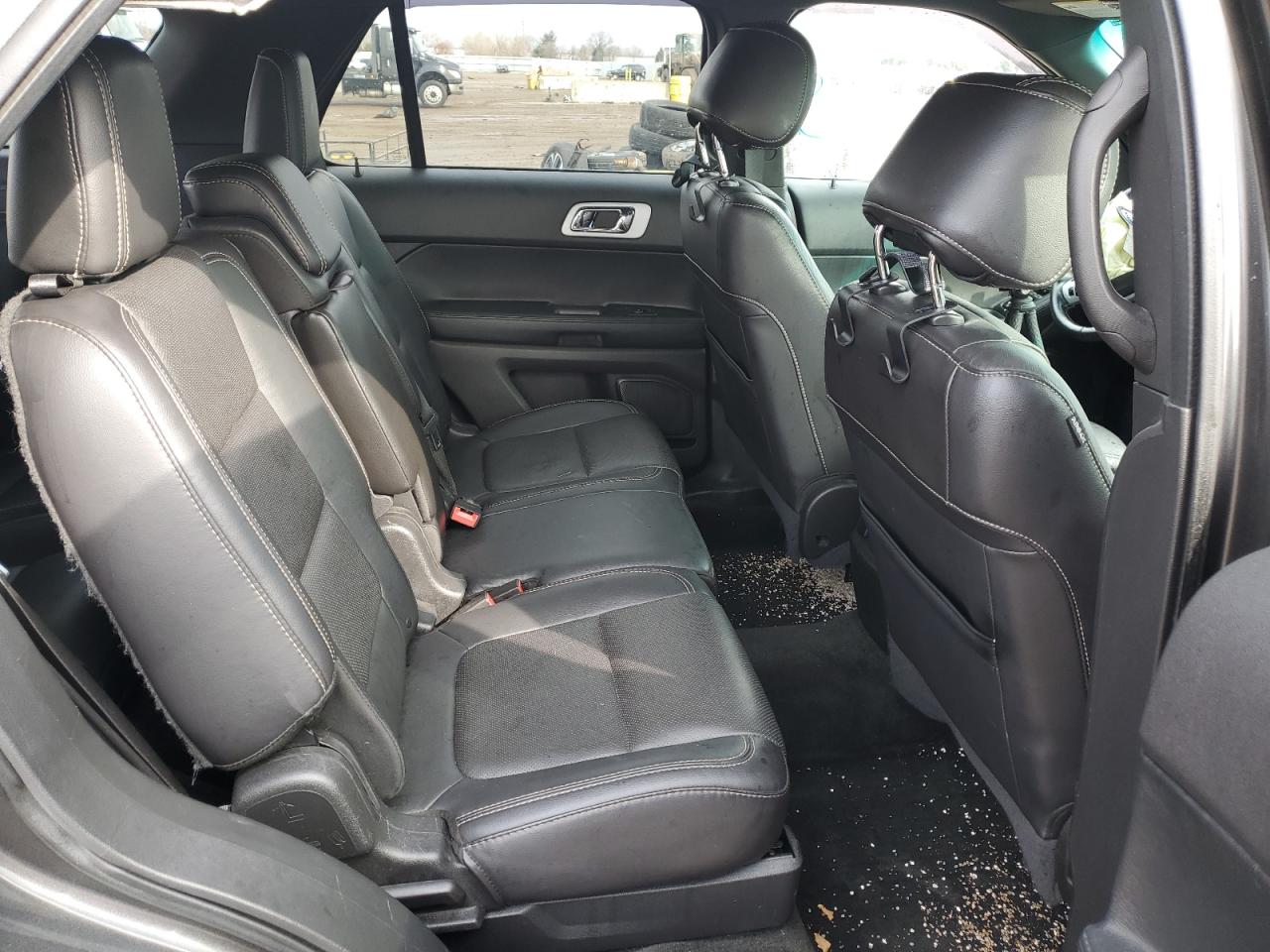 Ford Explorer Sport Image 13