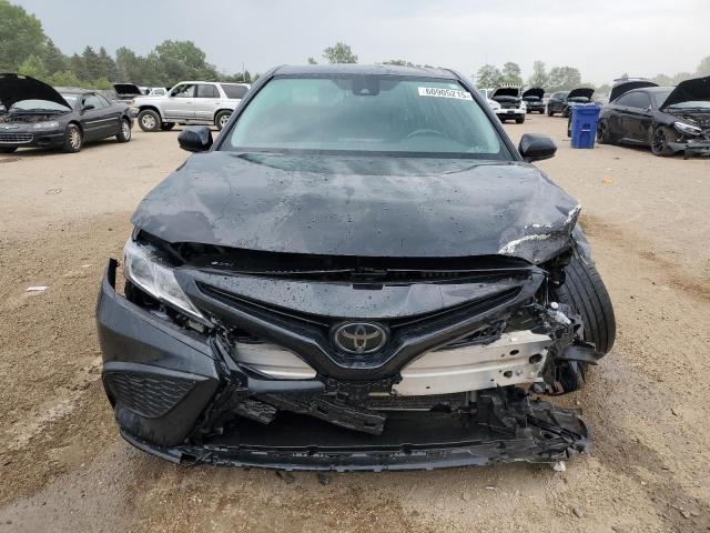 Toyota Camry Se Image 10