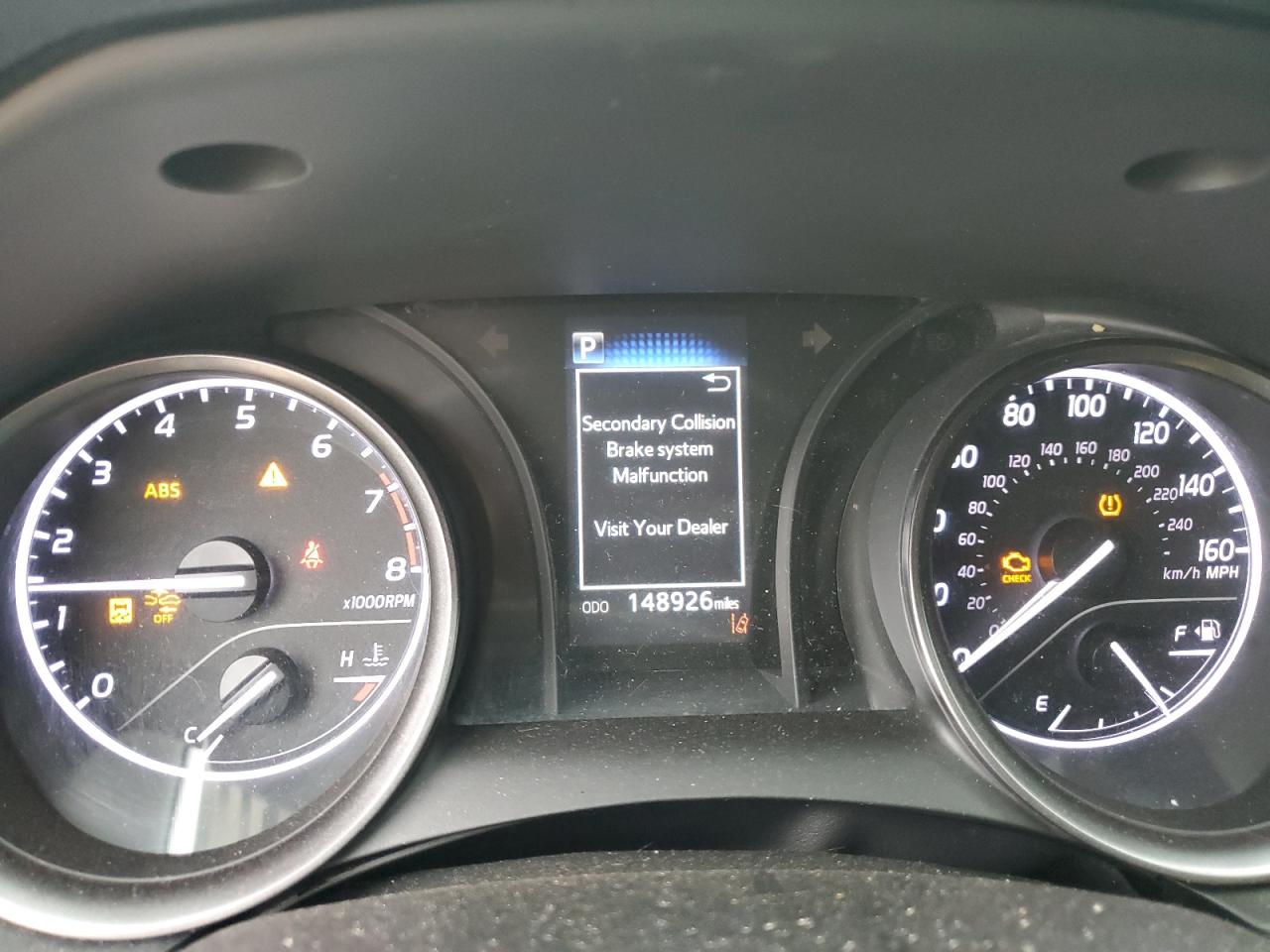 Toyota Camry Se Image 8