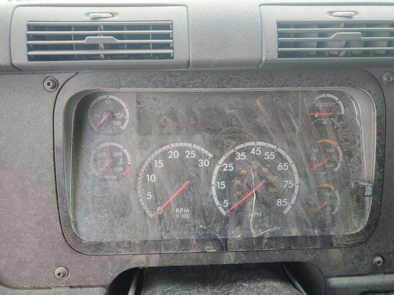 Freightliner Cascadia 1 Image 9