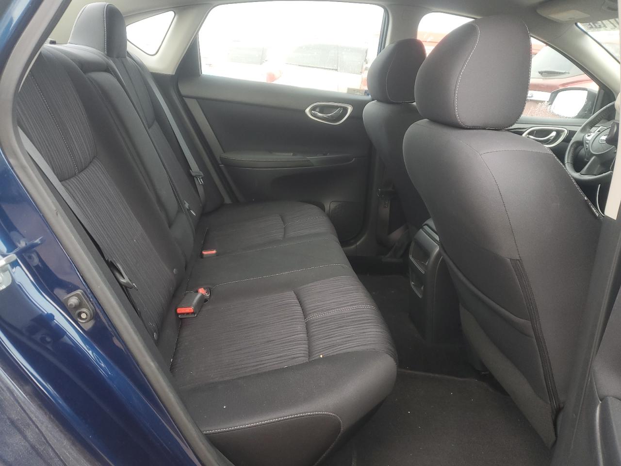 Nissan Sentra S Image 5