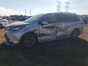  Salvage Toyota Sienna