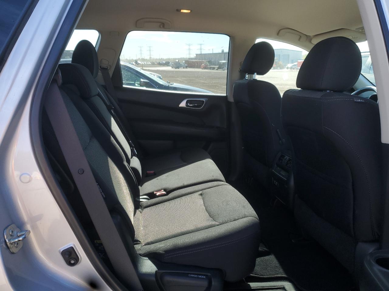 Nissan Pathfinder Sv Image 12