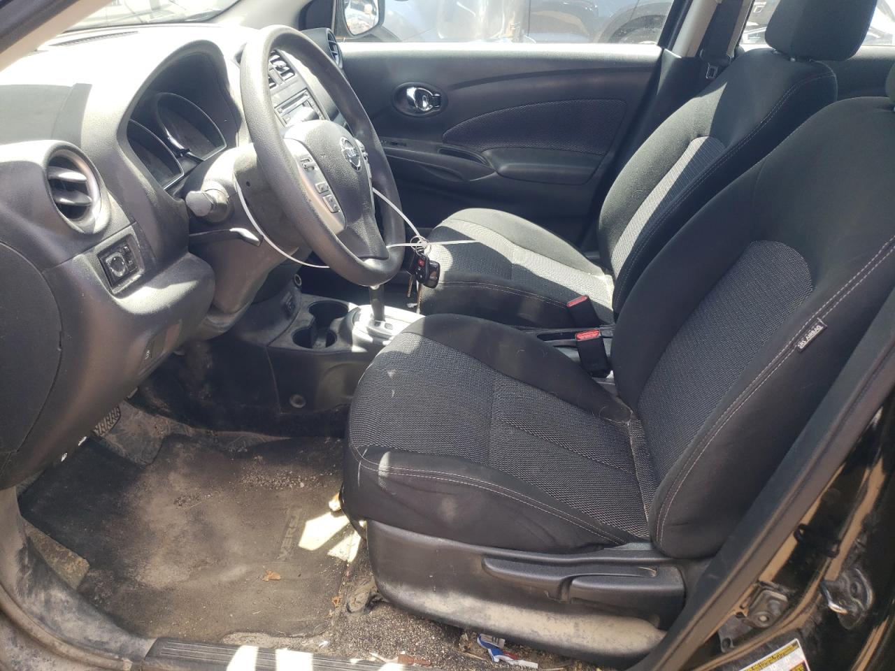Nissan Versa S Image 6