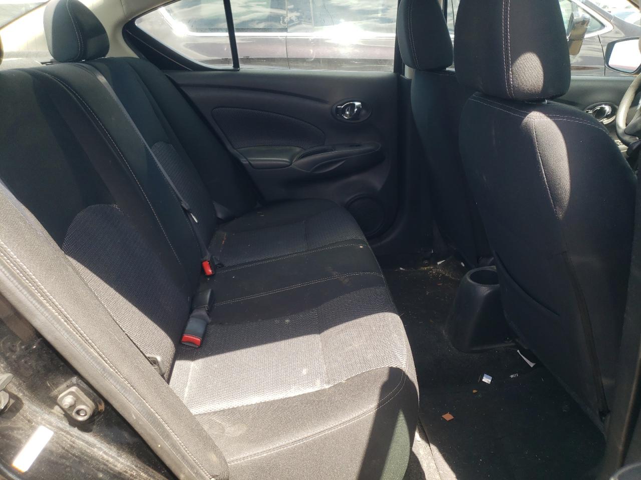 Nissan Versa S Image 12