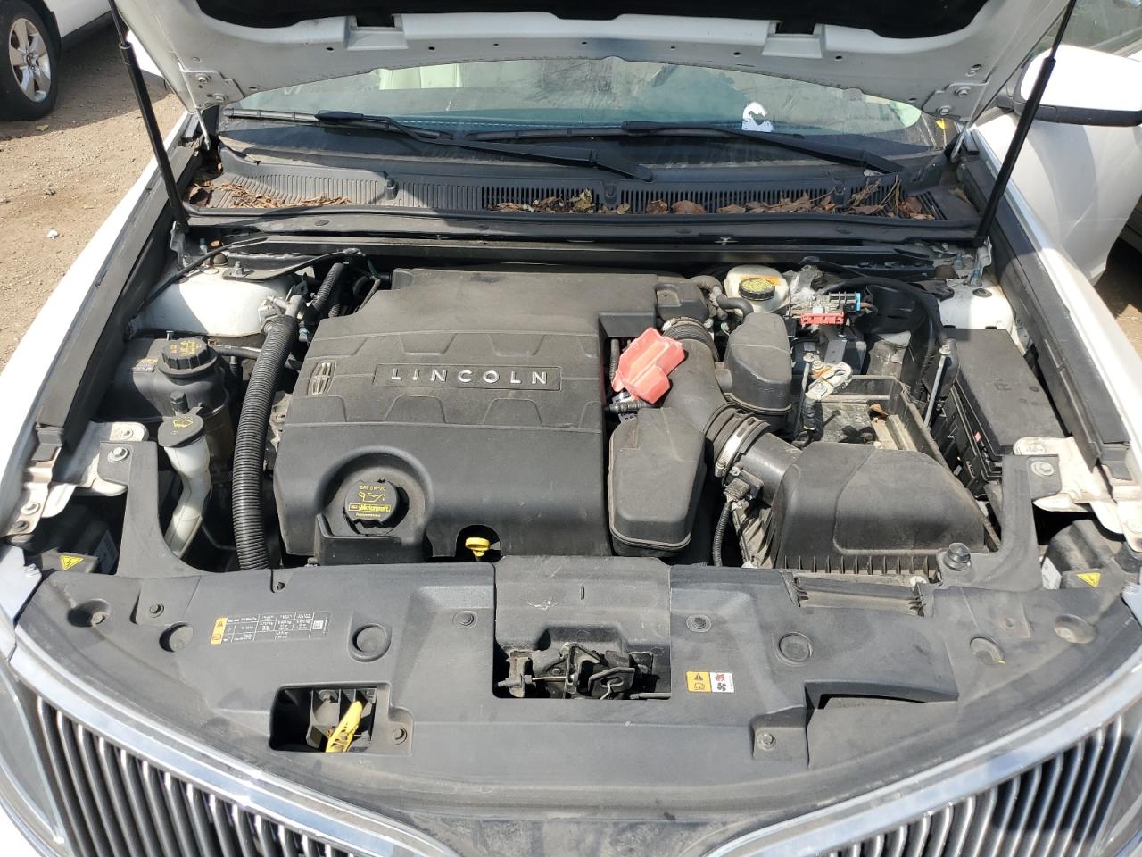 Lincoln MKS Image 10
