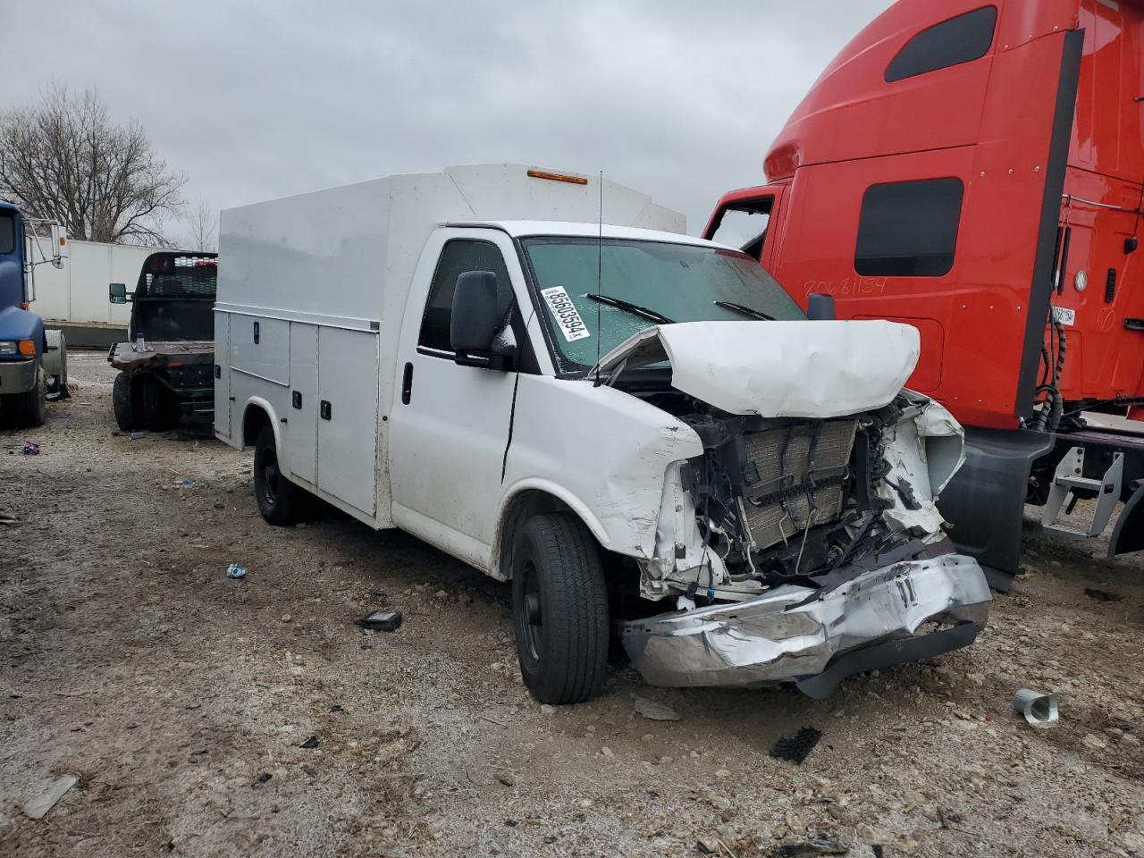 Chevrolet Express Image 4