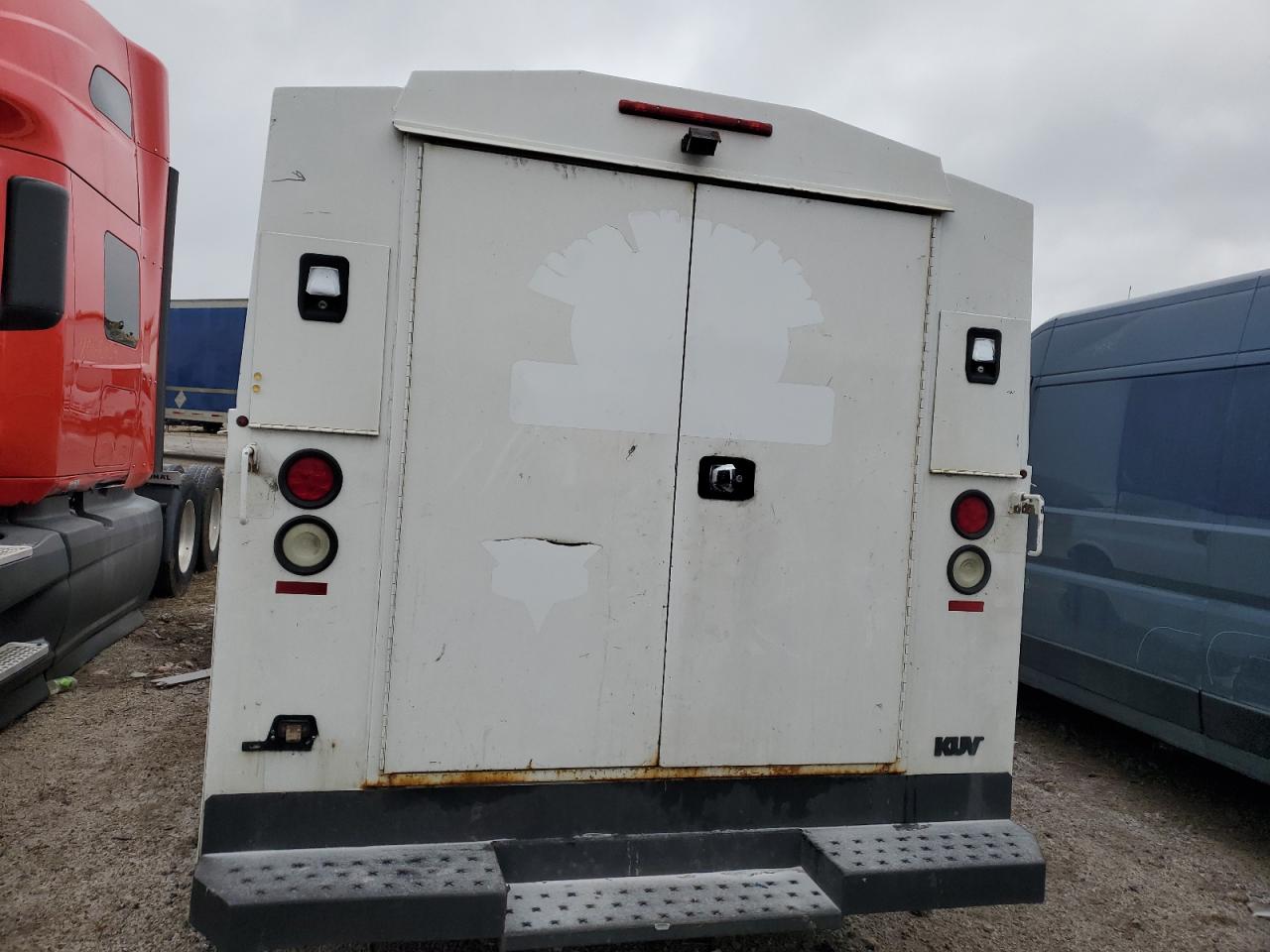 Chevrolet Express Image 5