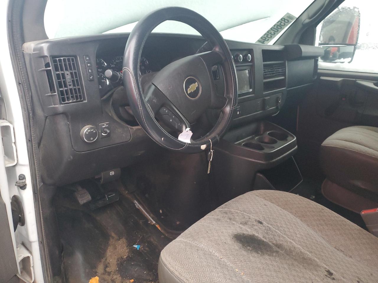 Chevrolet Express Image 12