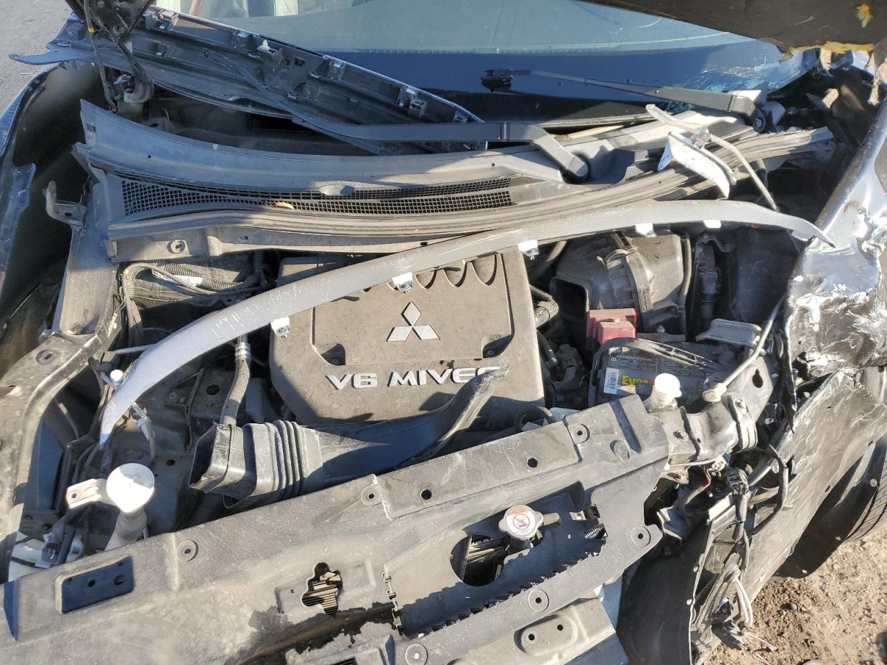 Mitsubishi Outlander Gt Image 4