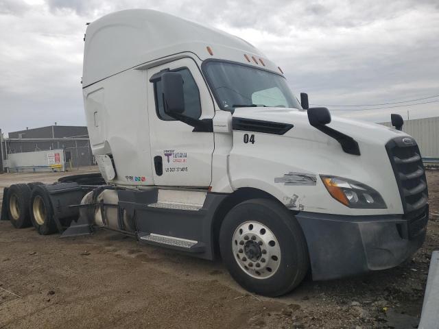  Salvage Freightliner Cascadia 1