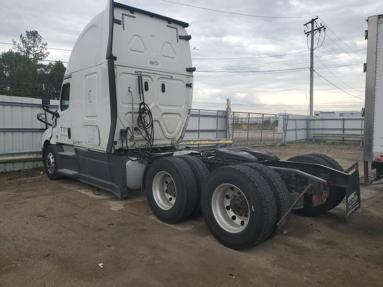 Freightliner Cascadia 1 Image 9