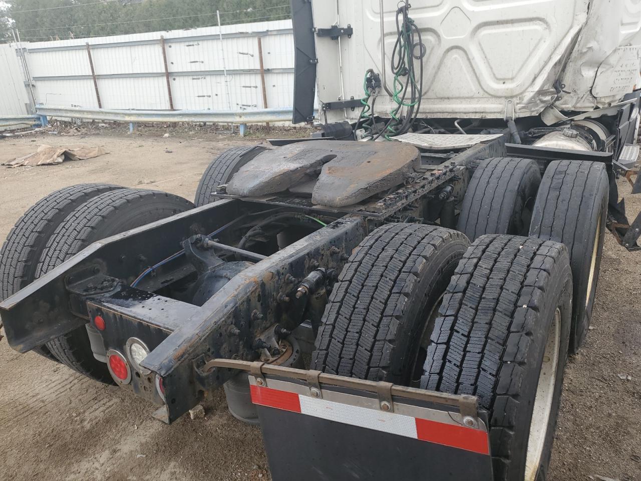 Freightliner Cascadia 1 Image 3